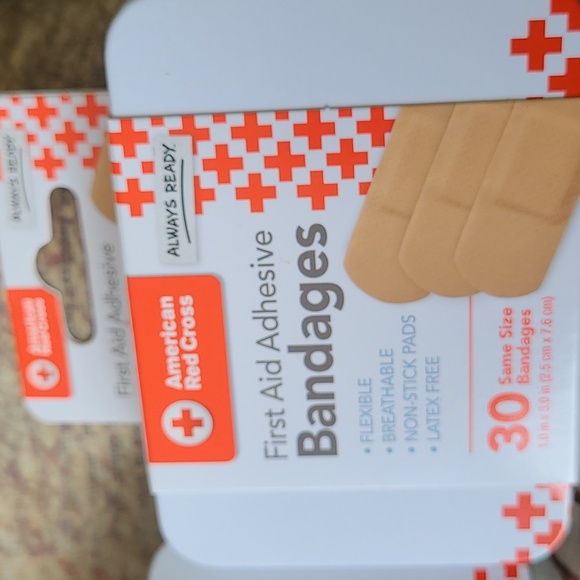 Bundle Of American Red Cross First Aid Adhesive Bandages - Picture 2 of 3